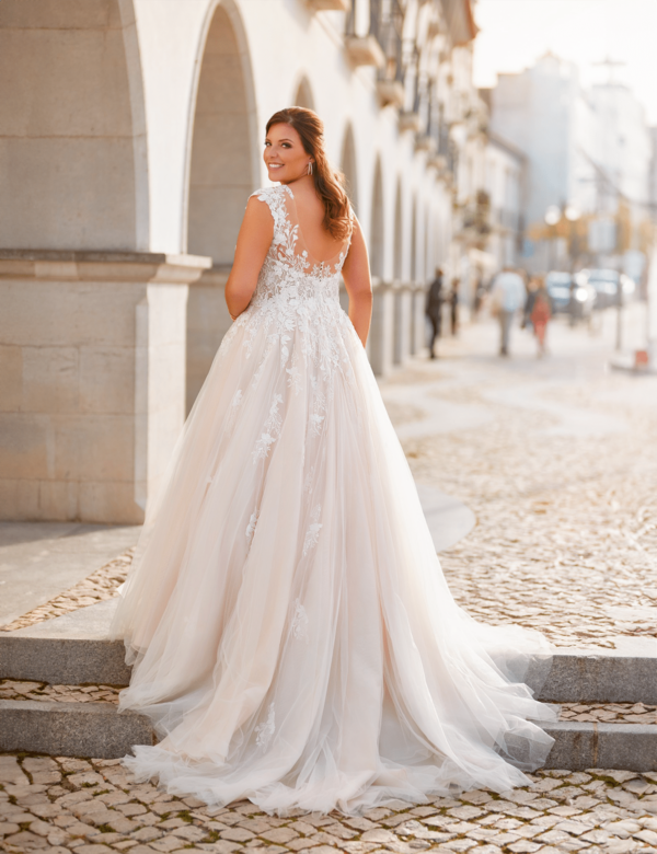 Robe de mariée 23318-02 à Agen
